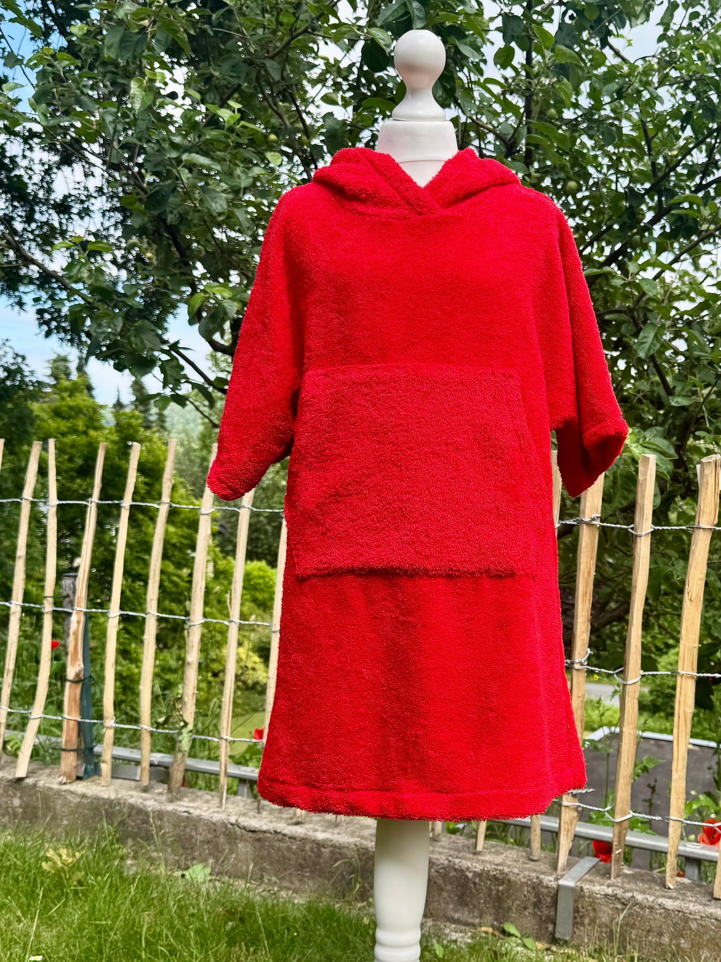 Knallroter Badeponcho für Kinder