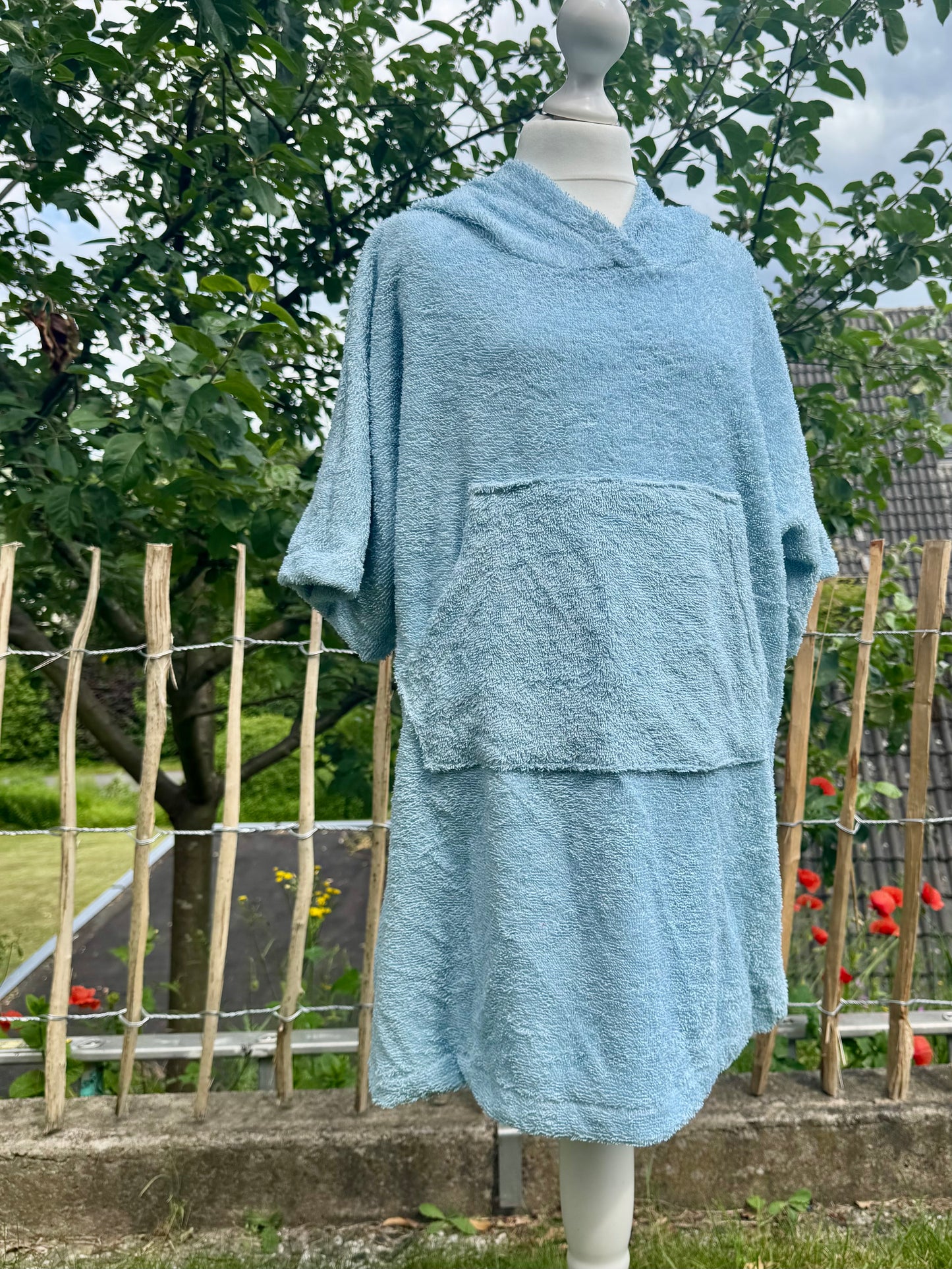 Himmelblauer Badeponcho für Kinder