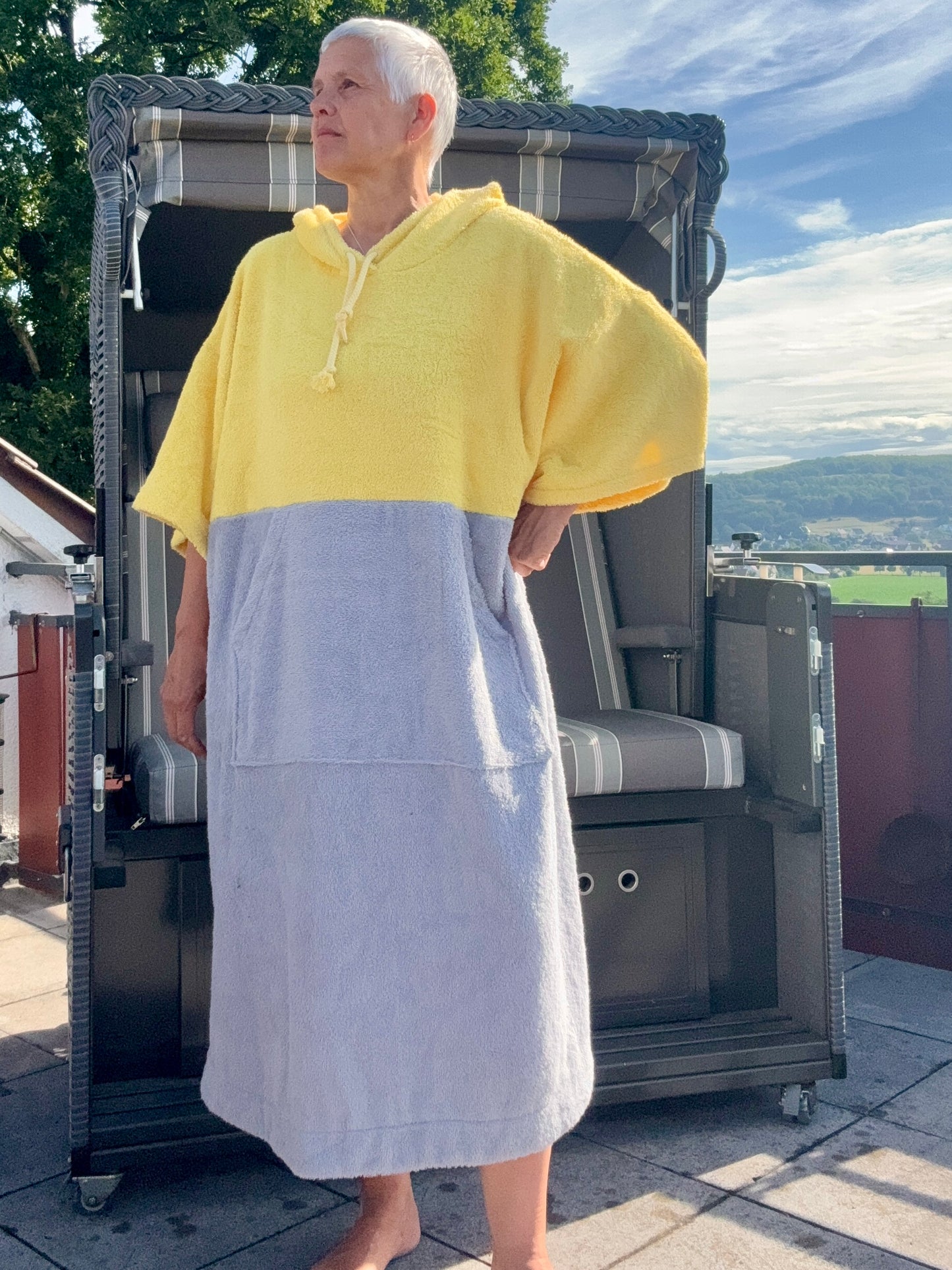 zweifarbiger Surf-/Badeponcho in XL