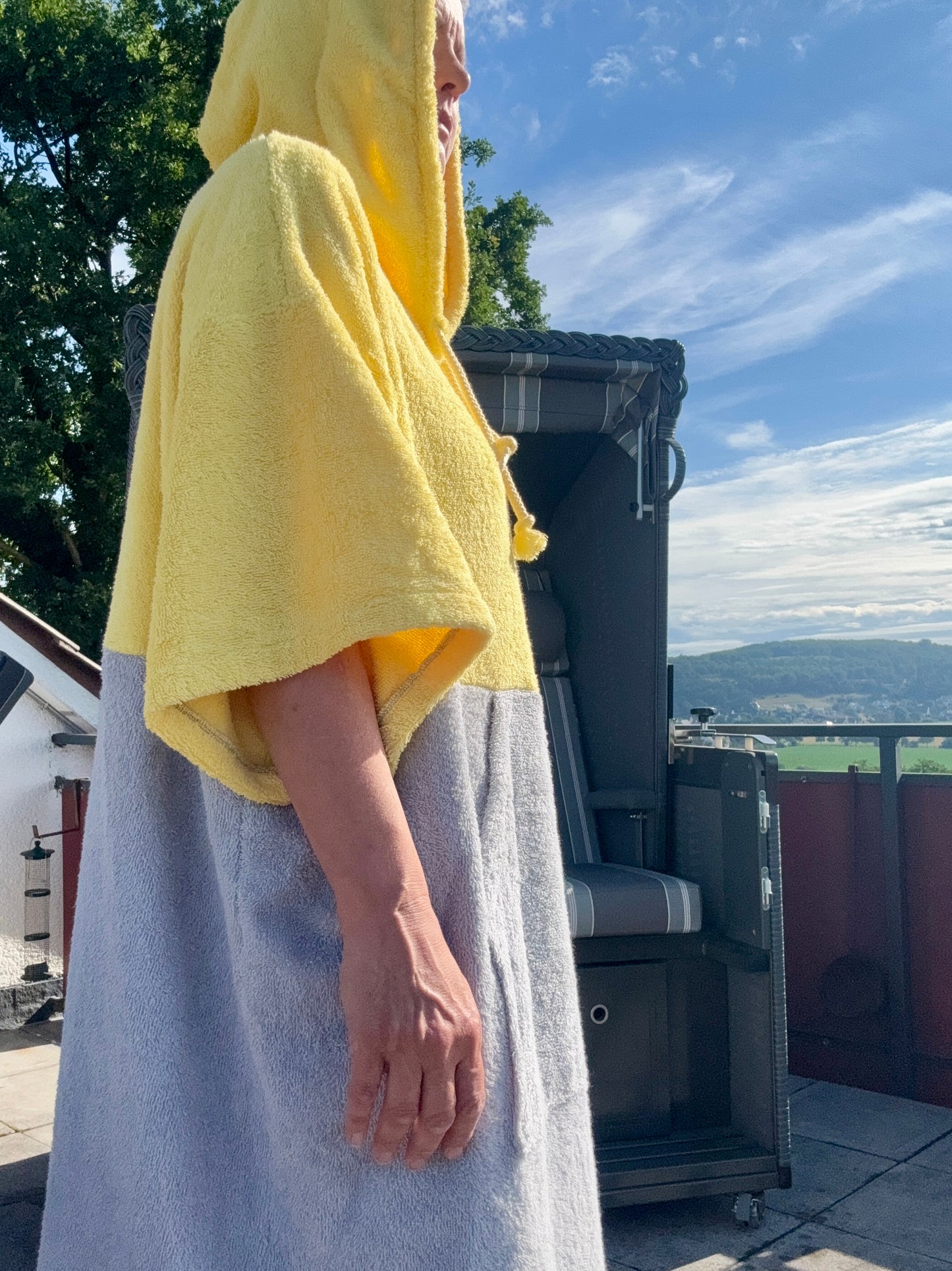 zweifarbiger Surf-/Badeponcho in XL