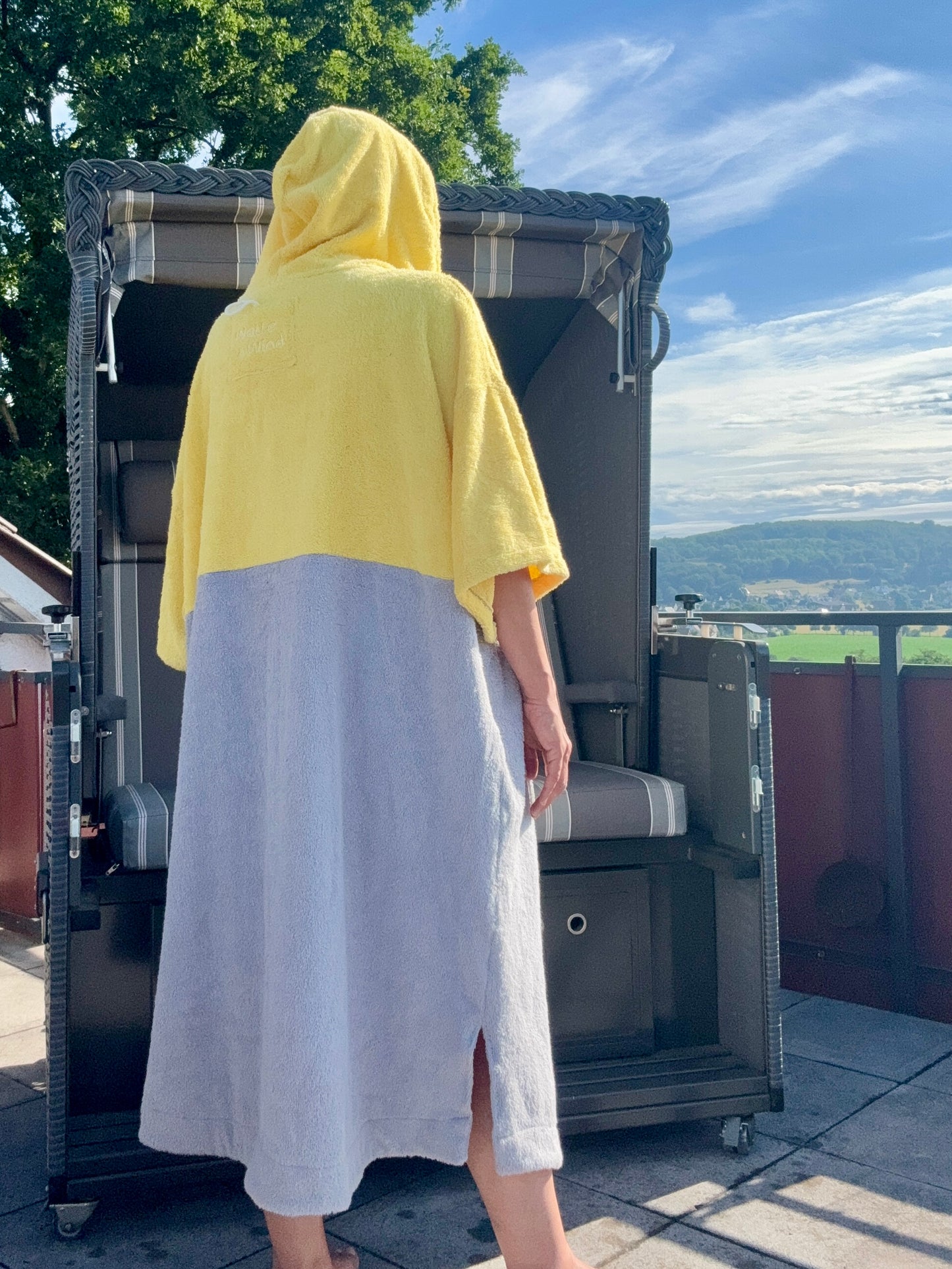 zweifarbiger Surf-/Badeponcho in XL