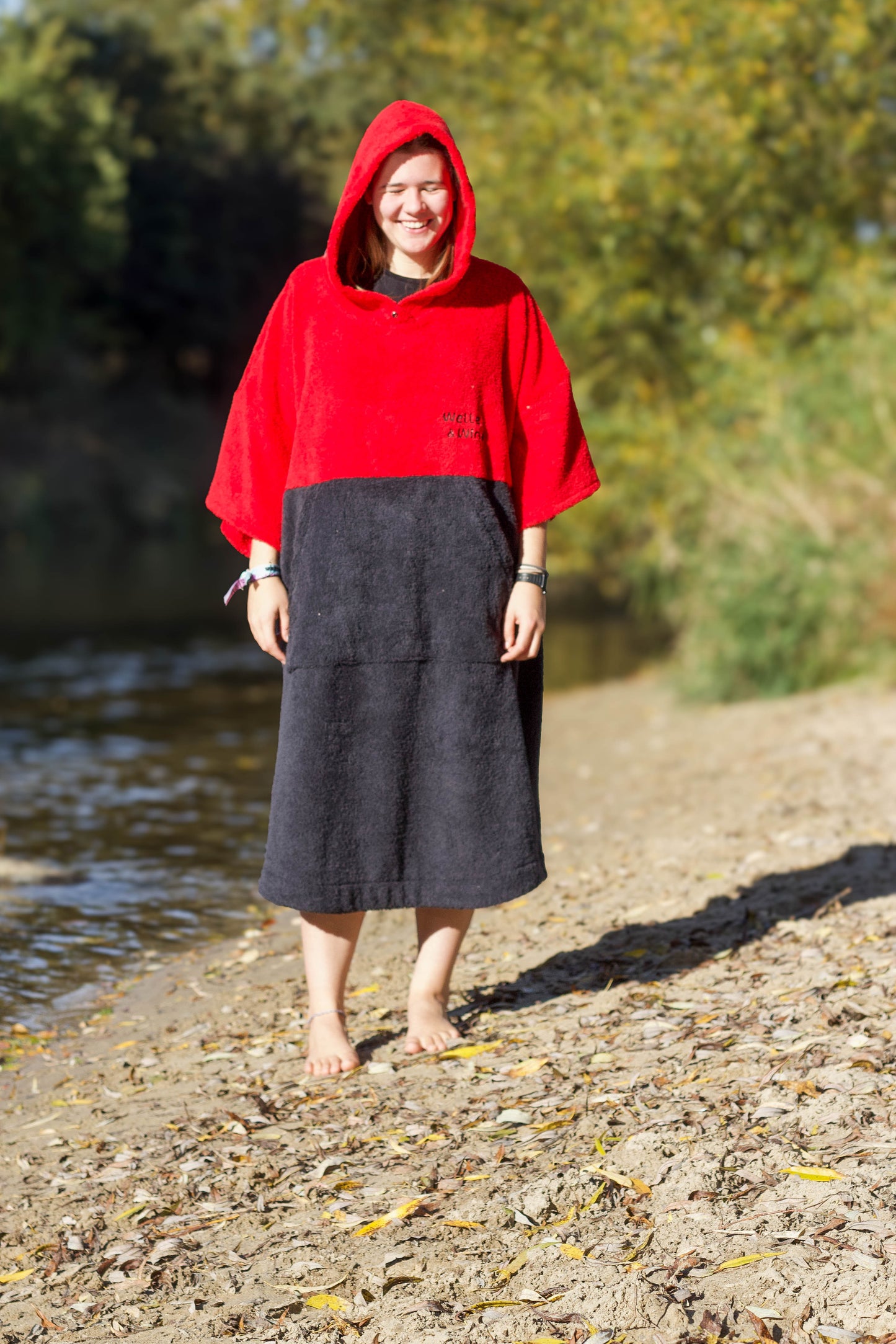 zweifarbiger Bade/Surfponcho XXL