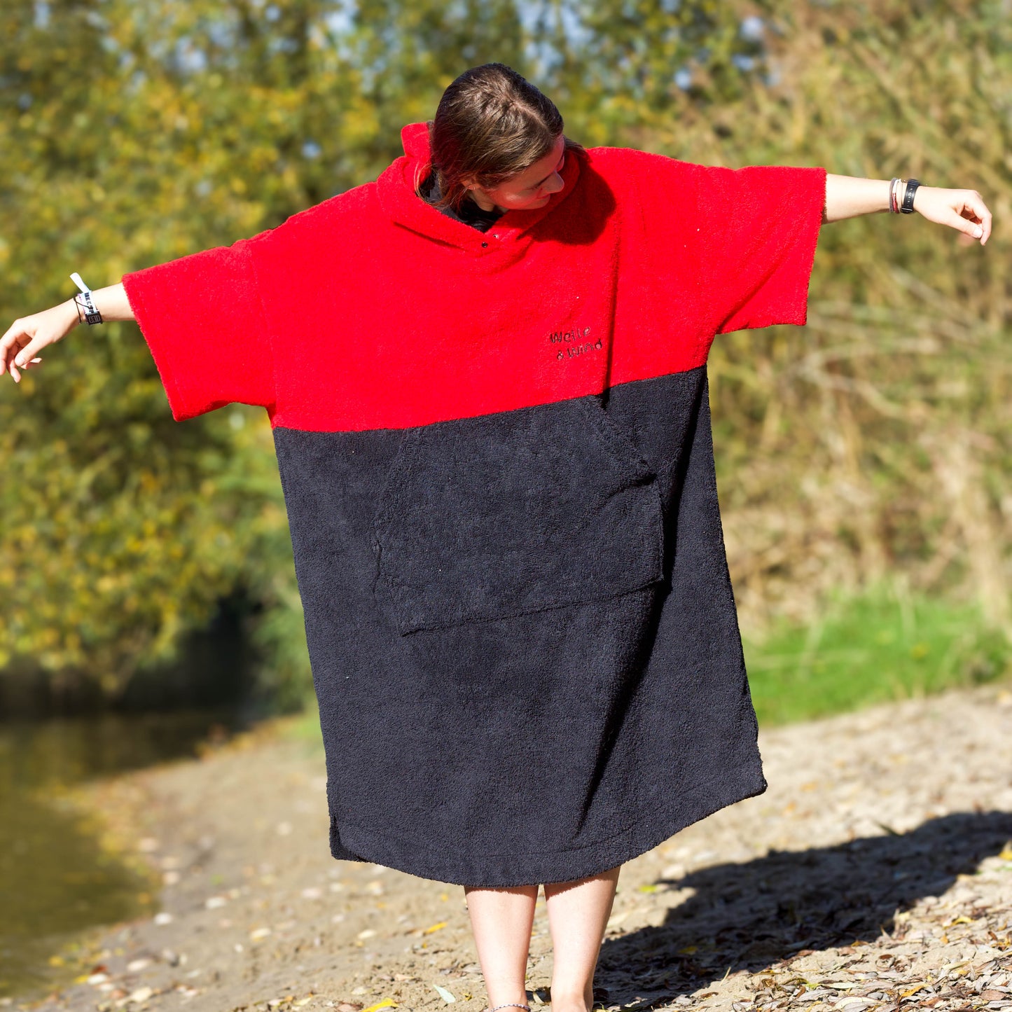 zweifarbiger Bade/Surfponcho XXL