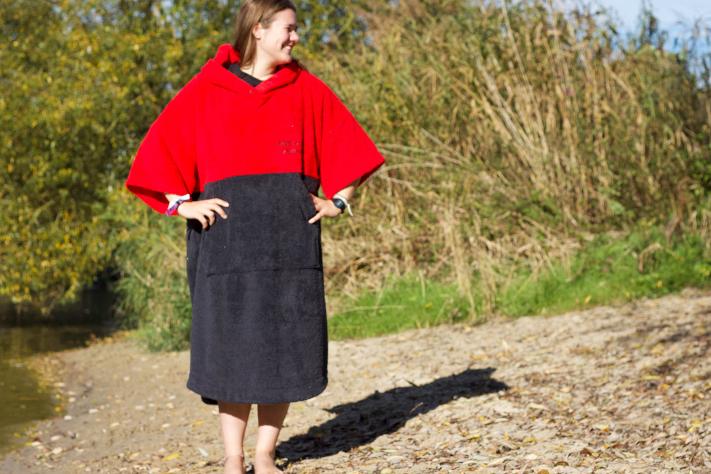 zweifarbiger Bade/Surfponcho XXL