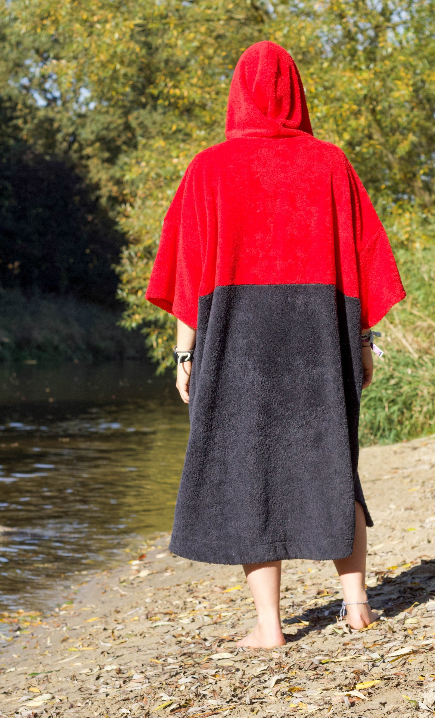 zweifarbiger Bade/Surfponcho XXL