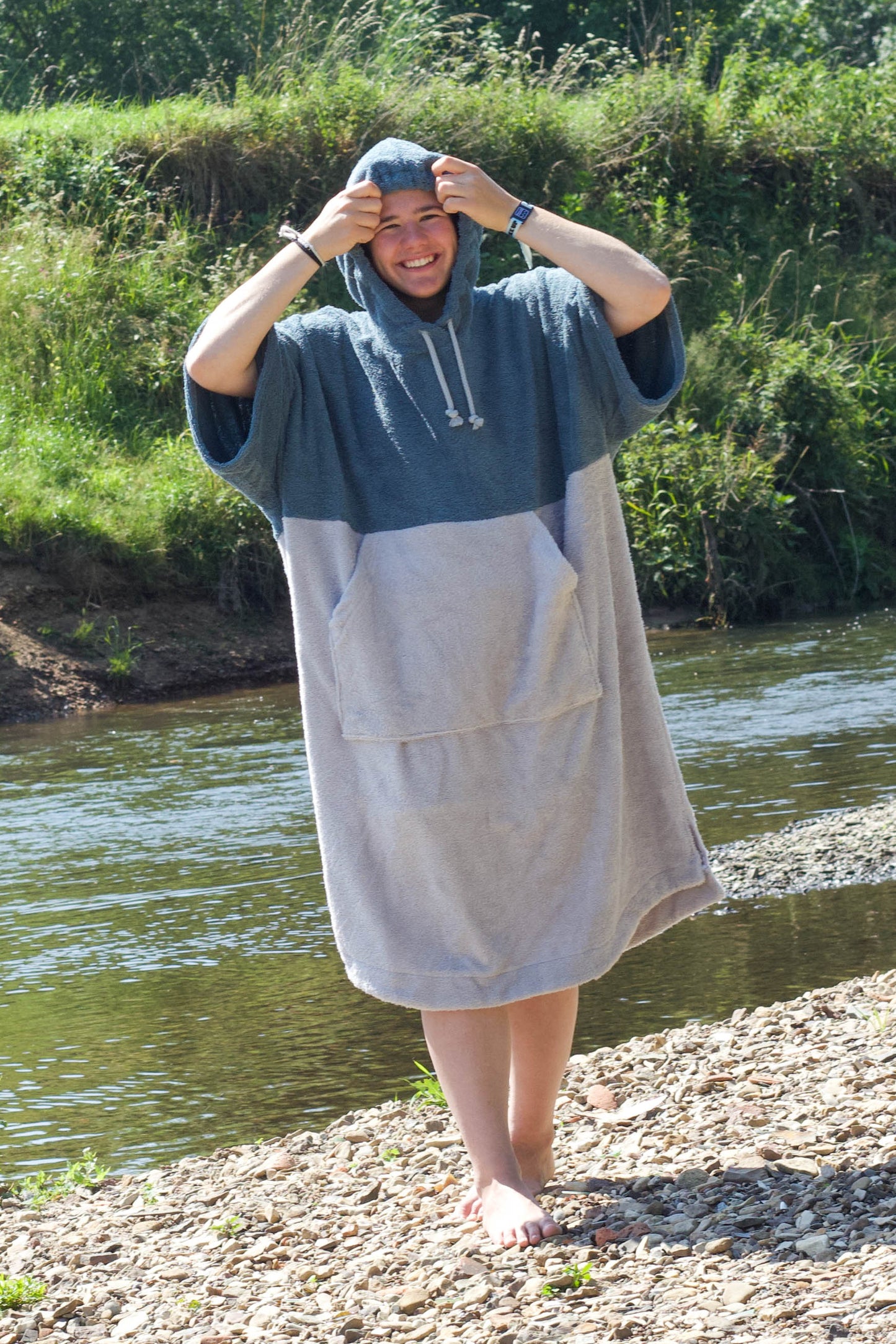 zweifarbiger Surf-/Badeponcho XL